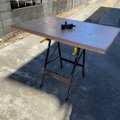 作業用テーブル