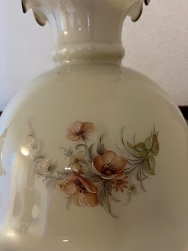 ヨーロッパのアンティーク ミルクガラスのトールペイントのお花のランプ