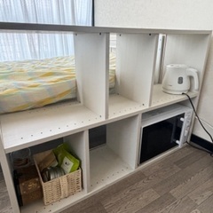 Nitoriで購入した棚です、後ろの板がない