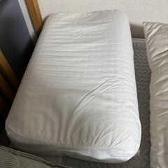 IKEA枕3つ