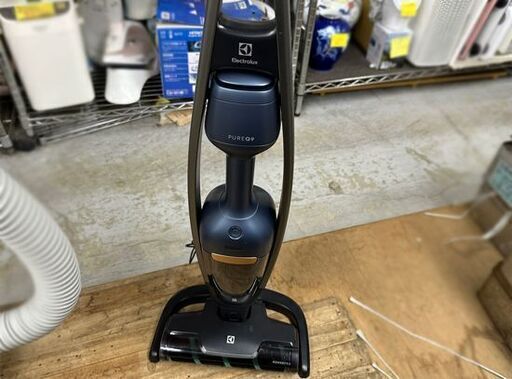 Electrolux 自立コードレス掃除機 PURE Q9(PQ92-3BWF) | UVベッド