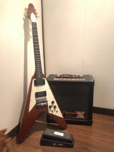 【1/28日曜まで】【エレキギターセット】BurnyフライングVとクライベイビーとアンプ