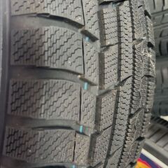 スタッドレスタイヤ　四本セット