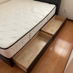 収納、コンセント付きダブルベッド＆マットレス