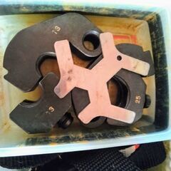 プレス式締付工具（受け渡し予定の方が決まりました。ありがとうございました。)