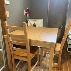 IKEA 伸びるダイニングテーブルセット