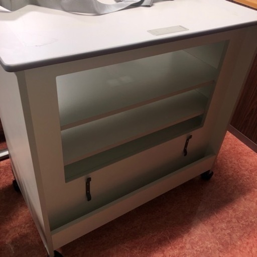 GYP125 イトーキ BFシリーズ テレビ台 キャスター、ベルト、扉付き GYP125 イトーキ BFシリーズ テレビ台 キャスター、ベルト、扉付き