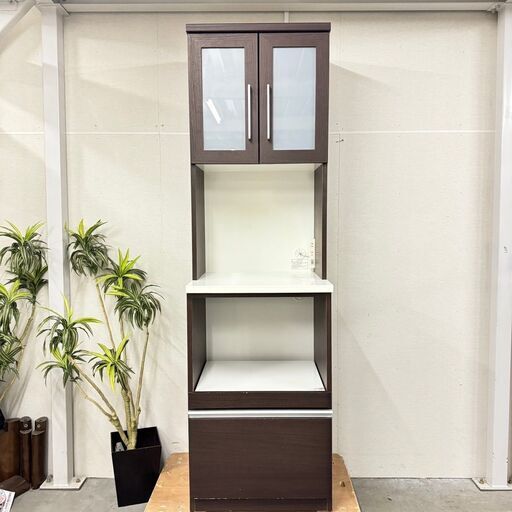 W 15828   2枚ガラス扉キッチンボード　食器棚   ◆大阪市内・東大阪市他 5,000円以上ご購入で無料配達いたします！◆ ※京都・高槻・枚方方面◆神戸・西宮・尼崎方面◆奈良方面、大阪南部方面　それぞれ条件付き無料配送あり！