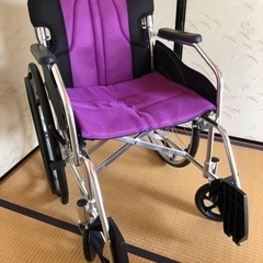 カドクラ 車椅子　パープル  軽量 折り畳み【美品】希望者様決定