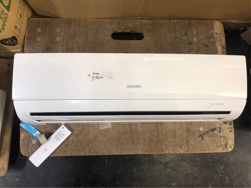 ☆中古￥18,500！IRIS OHYAMA　2.2kwルームエアコン　家電　2018年製　IRR-2218C型　【BA179】