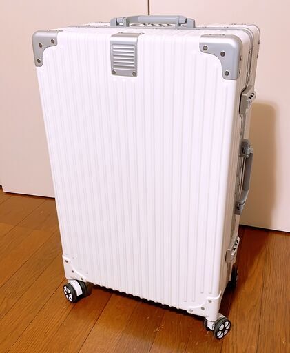 スーツケース　Mサイズ　60L　白　未使用新品