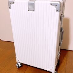スーツケース　Mサイズ　60L　白　未使用新品