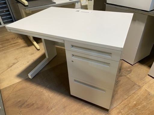 ☆中古品 内田洋行 片袖机 1000mm×700mm×700mm 事務 事務机 オフィス用品☆