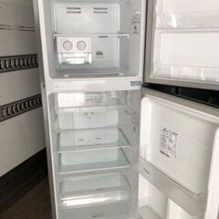 福岡市内配送設置無料 2019年式　ハイセンス 冷蔵庫 幅55cm 227L シルバー HR-B2302 2ドア 右開き 大容量冷蔵室174L 自動霜取り スリム