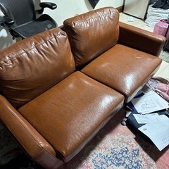茶色いソファーです。