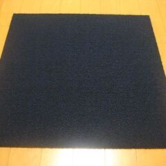 （新品）日本製タイルカーペット厚み6.5㎜・1枚２１０円・在庫６...
