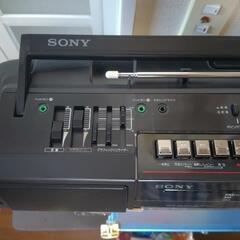 希少！SONY CFS-DW30　オートリバース 3連イコライザー　ドデカゾーンウーハー搭載　ラジカセ　　作動確認位の新品です、カセット再生良好　ラジオAM FM ステレオランプ点灯良好　各スピーカーエッジ部良好　イコライザー良好　元箱　取扱説明書有り
