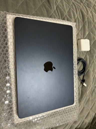 ほぼ新品M2 MacBook Air 13インチ ミッドナイト さつき】【ほぼ新品