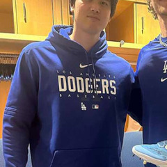 新品  未使用  LA  ドジャース  パーカー