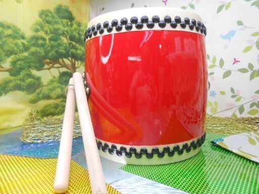 上位仕様新品 21.000円　R沖縄大太鼓30cmバチ二本付き　壮大で華やかな エイサー大太鼓