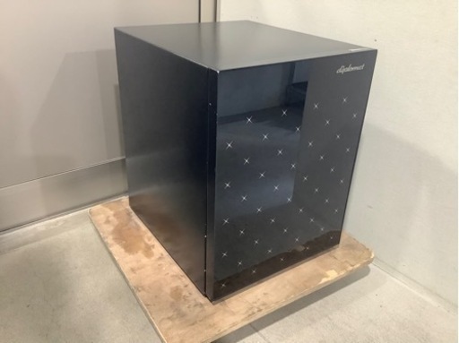 ディプロマット 金庫　S500B サイズ：横幅約40㎝×奥行約47×高さ約52㎝ 重さ：60㎏