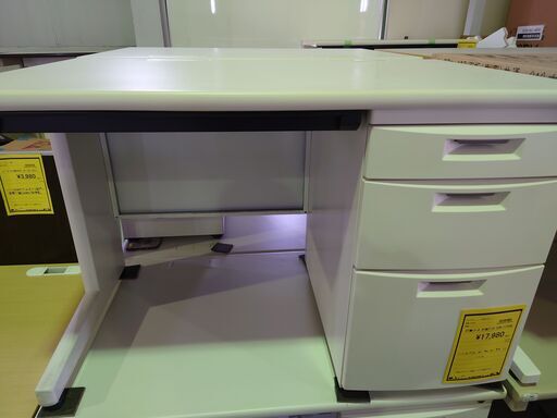 ｲﾄｰｷ ｵﾌｨｽﾃﾞｽｸ CZN-117CAB 鍵付き