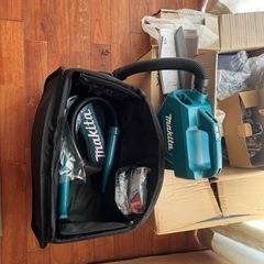 マキタ充電クリーナー