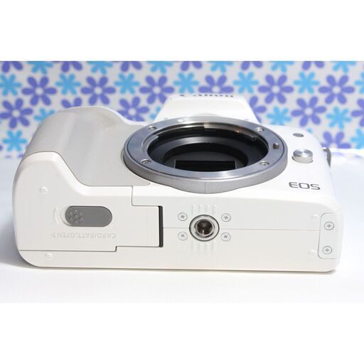 Wi-Fi &Bluetooth搭載❤️Canon EOS kiss M❤️極美品❤️ 【極美