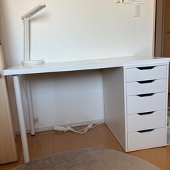 【無料】 IKEA テーブル　収納付き＋椅子