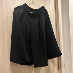 服/ファッション ガウチョパンツ　gu ブラック