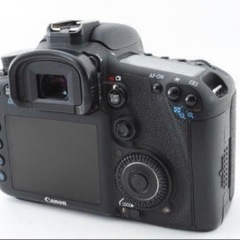 キャノン Canon EOS 7D　一眼レフ　カメラ《元箱付 付属品完備》