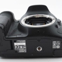 キャノン Canon EOS 7D　一眼レフ　カメラ《元箱付 付属品完備》