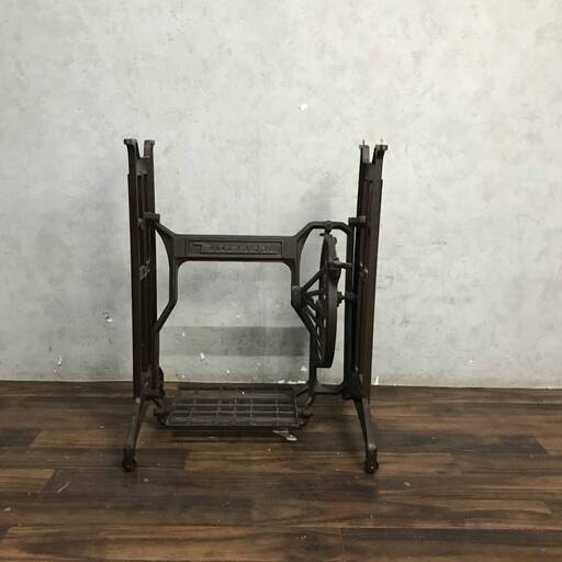 WY10/78 三菱 MITSUBISHI 鉄脚 ミシン台 足踏みミシン台 ミシン脚 アンティーク インテリア 昭和レトロ 足踏みミシン 作業台 古道具■