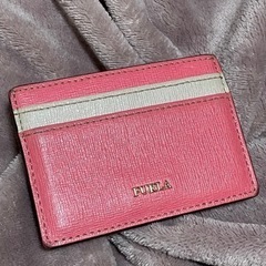 FURLA 定期入れ　美品