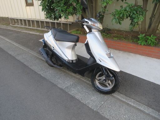スズキ　アドレスV100(CE13A)　実働中古車　バッテリーフル充電済み　サイドスタンド付き　人気の2サイクル　ナンバー登録書類有り スズキ アドレスV100(CE13A) 実働中古車 バッテリーフル充電済み