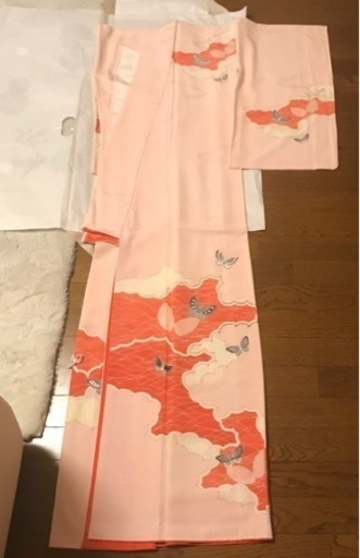 美品☆着物☆正絹・袷・訪問着・淡ピンク×蝶々・雲紋様・S-Mの方☆上品な高級感☆