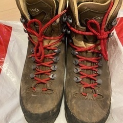 AKU 石井スポーツ　登山靴　サイズ24.5