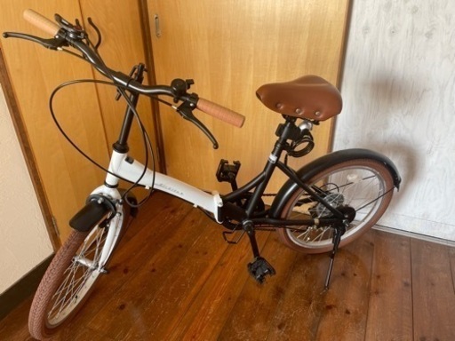 【引き渡し決まりました】折り畳み自転車　20インチ　6段変速　パンダカラー　室内保管