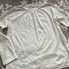 シンプル白Tシャツ