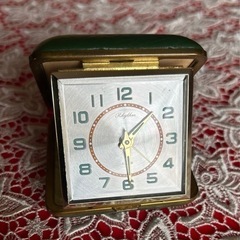 トラベルウォッチ　携帯用時計　レトロな時計