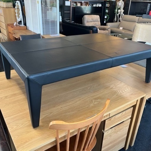 Cassina IXC. カッシーナ イクスシー GUARDI グアルディ 革張りテーブル センターテーブル テーブル モダン シンプル モノトーン