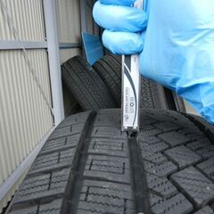 スタッドレスタイヤ　225/60R18　4本