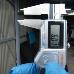 スタッドレスタイヤ　225/60R18　4本