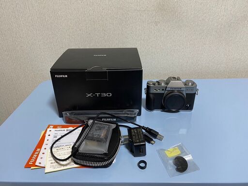 【値下げ】FUJIFILM X-T30　ボディ　シルバー（+純正バッテリー）　売ります