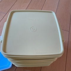 タッパーウェア　お弁当箱　保存容器　4段　