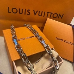 LOUIS VUITON