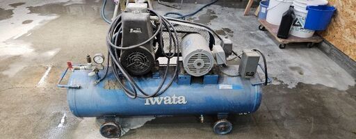 値下げしました　エアコンプレッサ　レシプロコンプレッサ　岩田　イワタ　200V