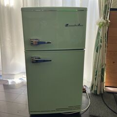 レトロなデザインの可愛い冷蔵庫