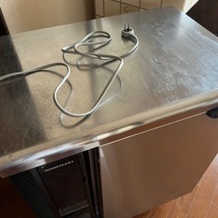 ホシザキ冷蔵庫ホシザキ 業務用テーブル形冷蔵庫 RT-63PTE1 幅630×奥行450×高さ800mm 72L 内装樹脂仕様 空冷式 単相100V ドアポケット付