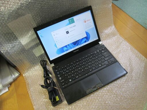 ⑮東芝 dynabook Core i5 バッテリー残時間表示7時間超 Windows11 Pro / Office 2016 Professional インストール済（ライセンス認証済）13.3インチ ノートPC